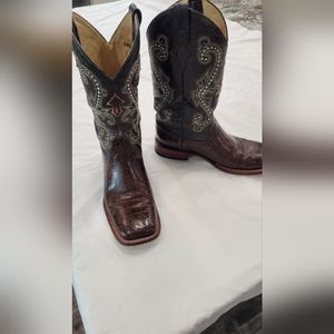 Ferrini Alligator belly print boots